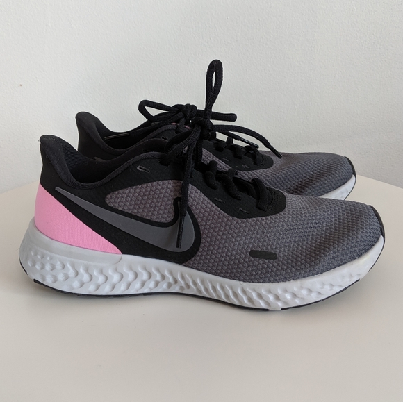 Nike Shoes - Nike Revolution Women's Sneakers 7